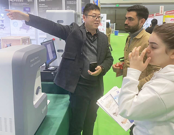 江南体育骨密度仪、骨龄仪、肺功能测试仪等闪耀第46届中原医疗器械展